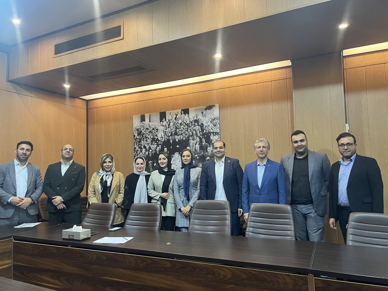 وکیل ملکی شادی هواسی